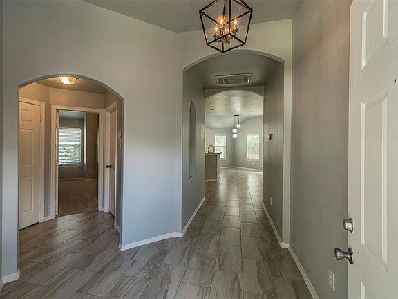 3rd image of 1237 Halls Brg
