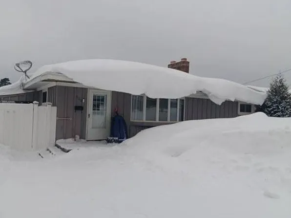 829 Juniper St, Ishpeming, MI 49849