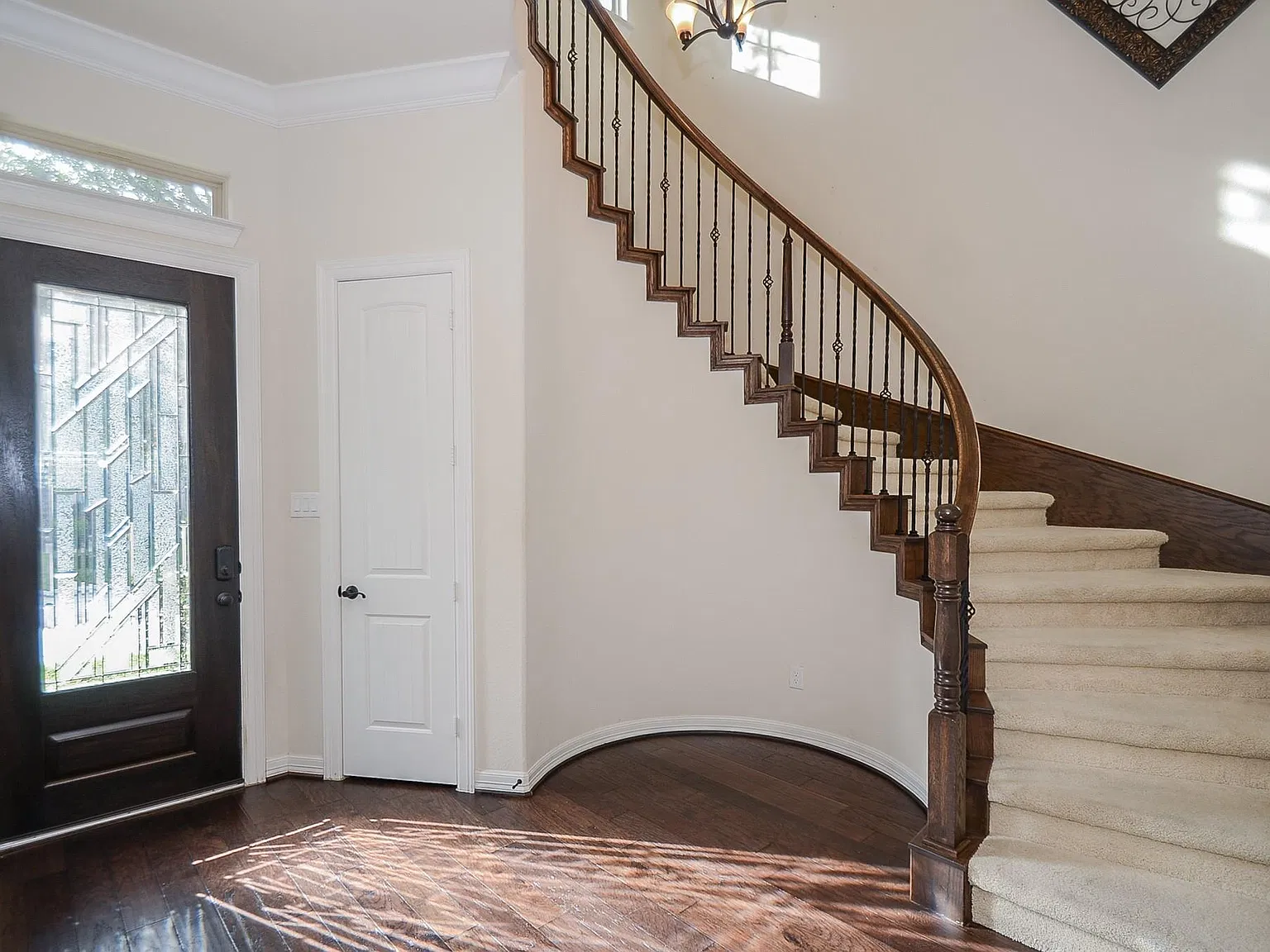 3 bed, 3.5 bath, 2398 sqft, $3,250 — Photo 2
