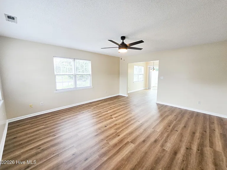 14 Pirates Cove Dr — Photo 3