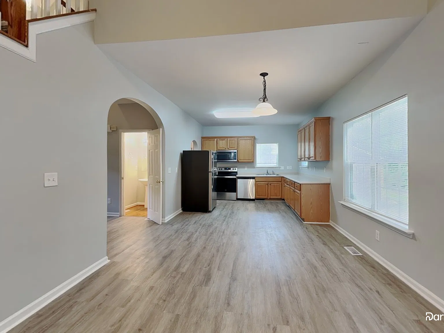 3 bed, 3.0 bath, 1784 sqft, $1,990 — Photo 4