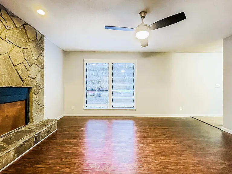 3895 Springleaf Ct — Photo 5