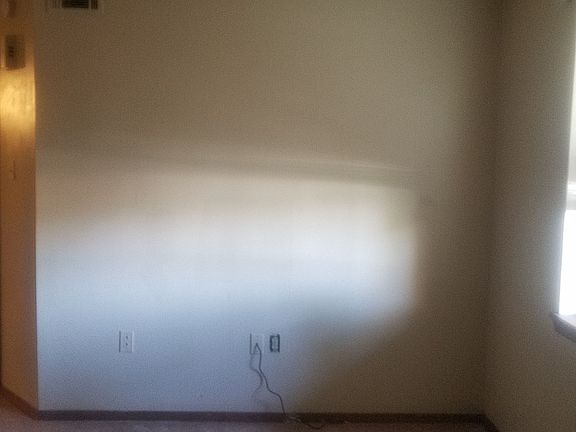 5th image of 917 W 12th St APT B4