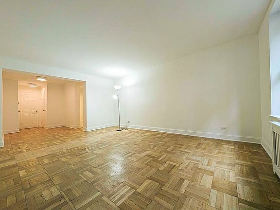5th image of 2420 Morris Ave APT 1A