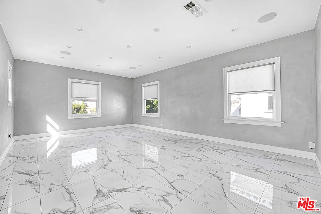 2 bed, 2.0 bath, 1562 sqft, $4,000 — Photo 2