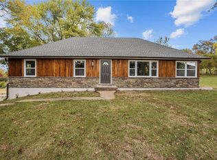 37002 E Church Rd, Oak Grove, MO 64075