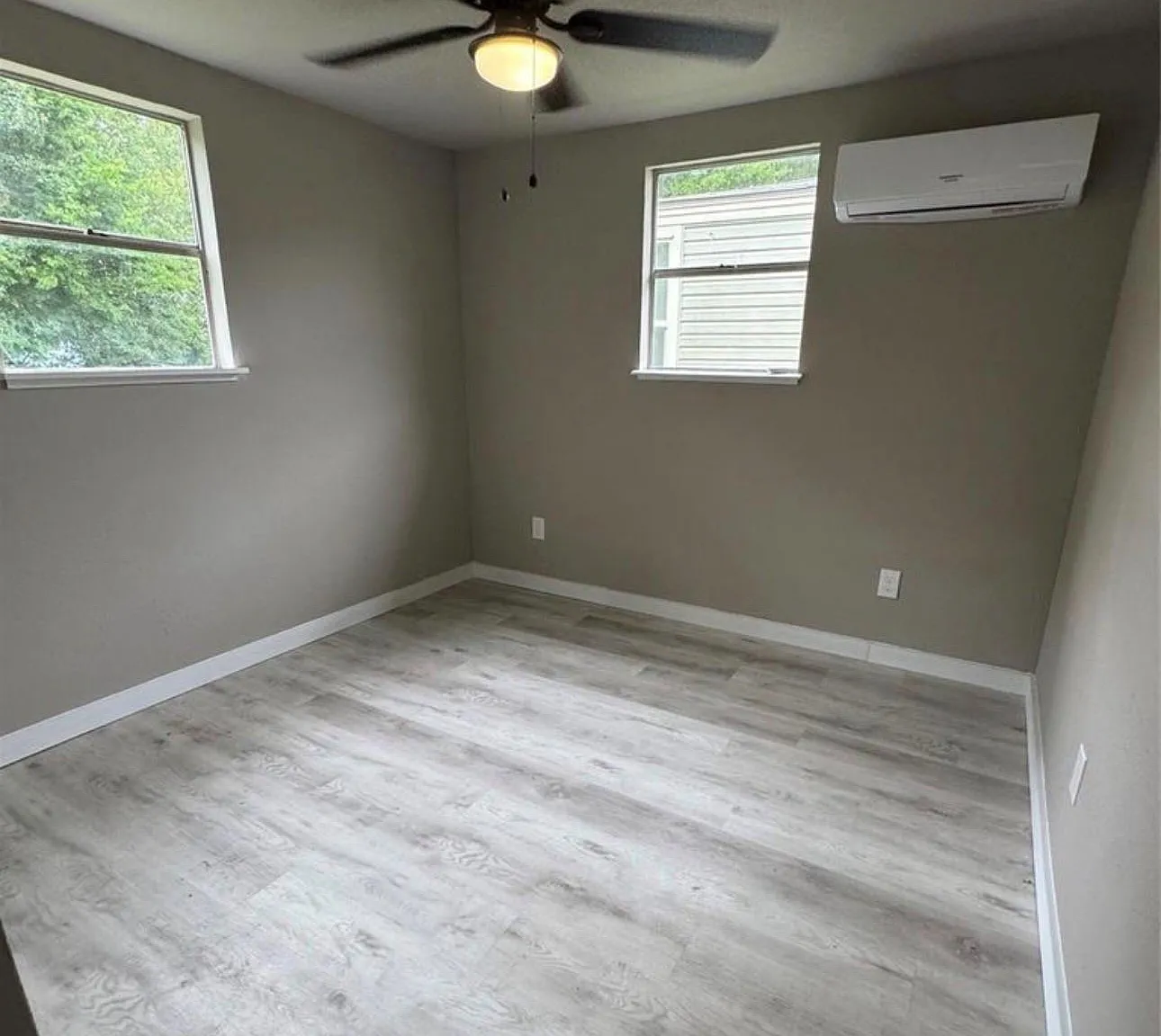 3 bed, 1.0 bath, 1212 sqft, $1,100 — Photo 1
