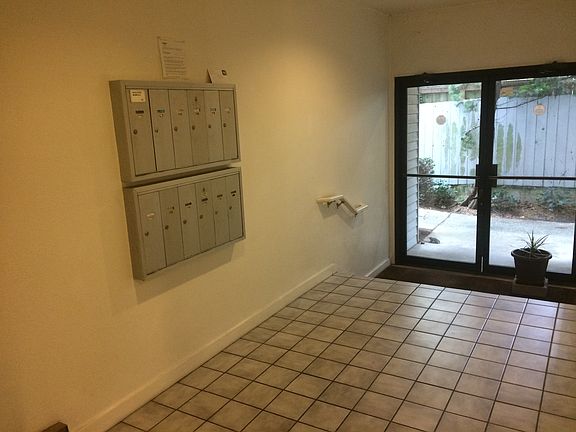 3rd image of 1518 NE 117th St APT 201