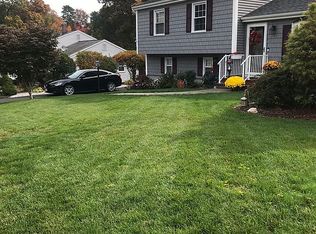 48 E Drumlin Rd, Springfield, MA 01108