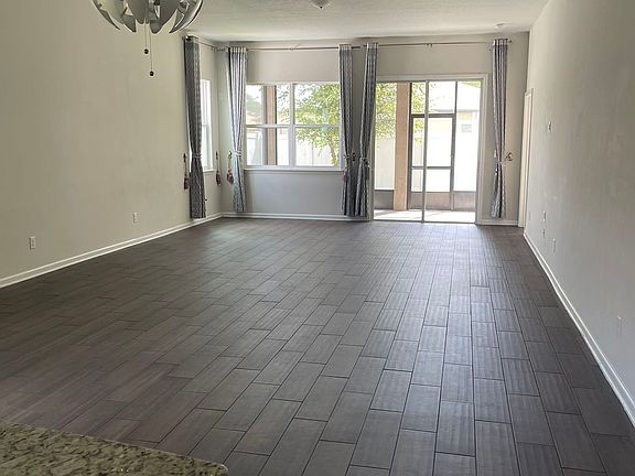 4th image of 509 Aventurine Ave