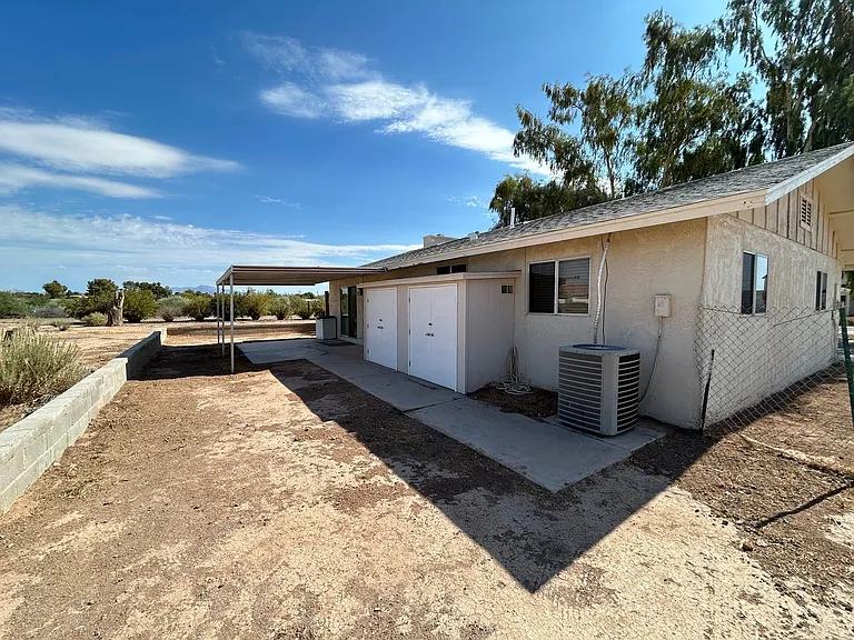 1075 Palo Verde St — Photo 16