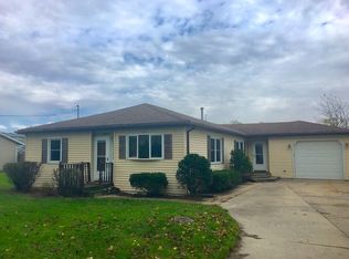255 N 2nd Ave, Coal City, IL 60416