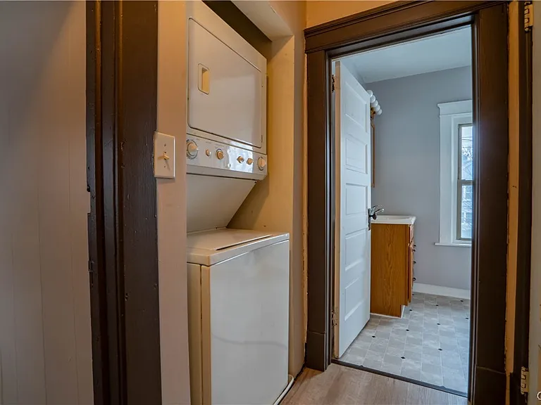 208 E Clark St #1 — Photo 8