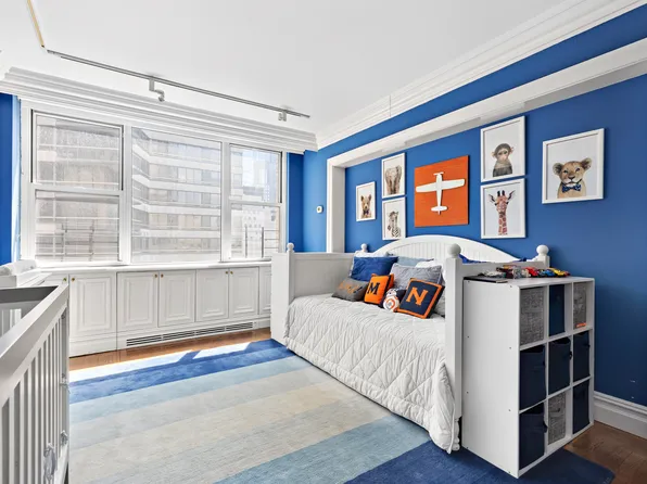 175 East 62nd Street image 8 of 11