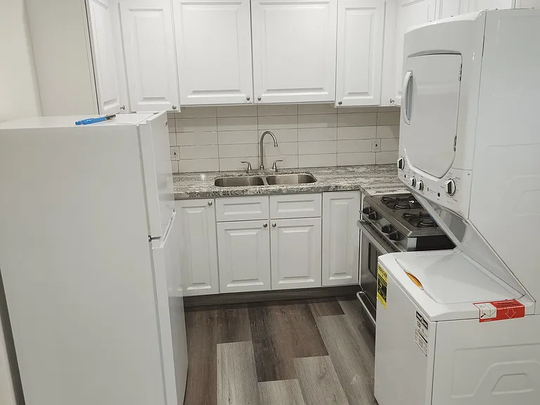 4449 Babcock Ave — Photo 8