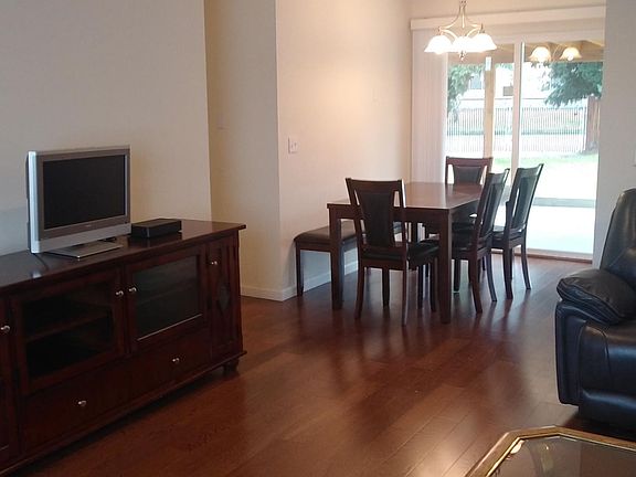 5th image of 716 22nd St NW