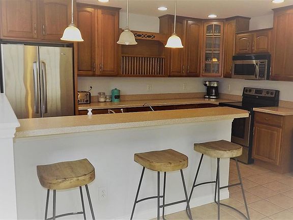5th image of 2225 Old Orchard Dr
