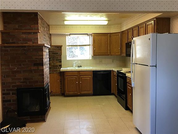 2nd image of 801 Avenue D