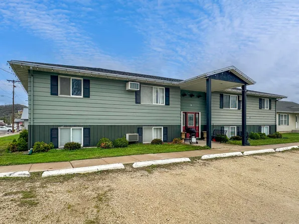205 N 1st St, New Albin, IA 52160