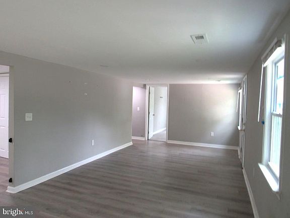 5th image of 1533 Mitchell Ln