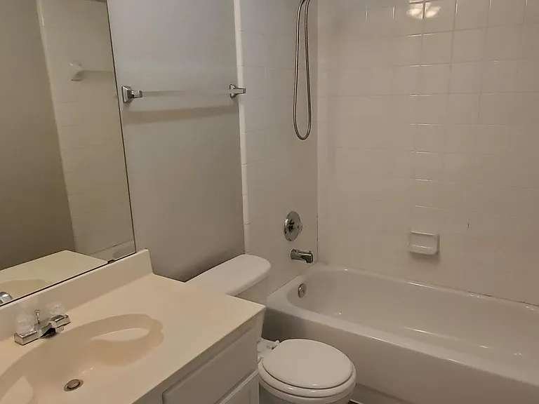 132 Brookshore Dr — Photo 16