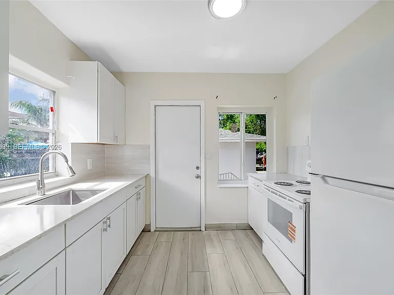 2025 Fillmore St — Photo 4