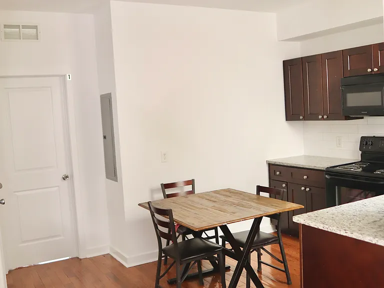 1503 W Seybert St #B — Photo 7