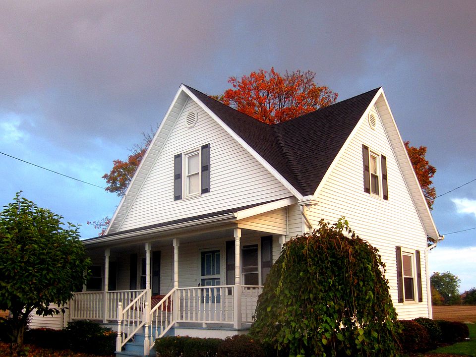 1st image of 303 S Main St