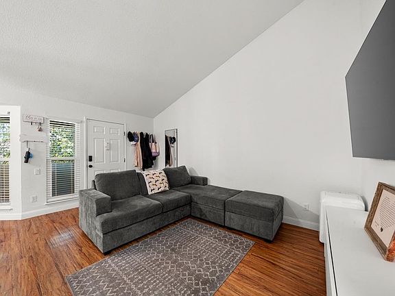 5th image of 363 Kenbrook Cir