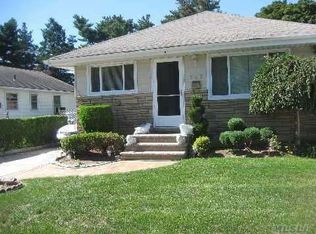 202 Milburn Ave, Hempstead, NY 11550