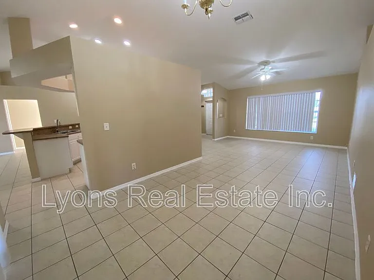 2251 SW 4th St — Photo 6