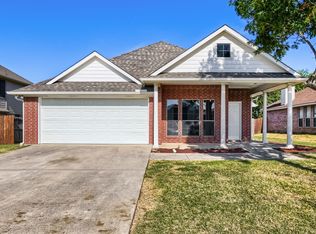 1005 Lake Ridge Dr, Sanger, TX 76266