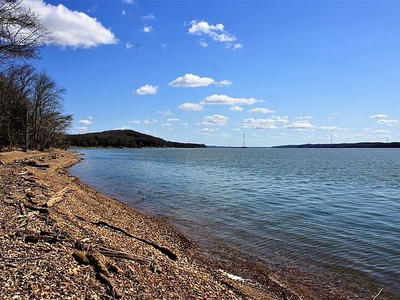 3rd image of 572 Eagle Shore Dr Lot 3