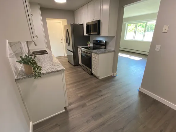 609 Market St S #5, Shakopee, MN 55379