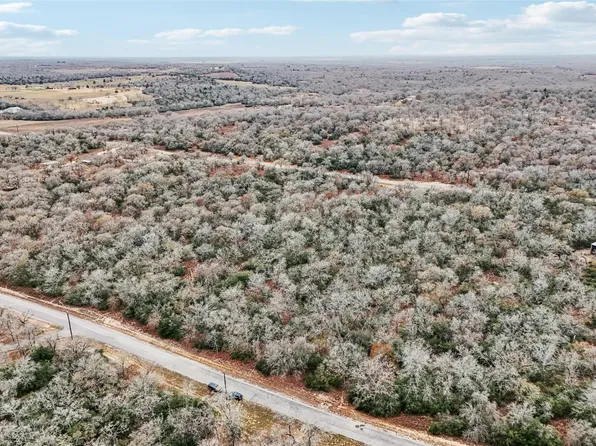 0 Flash Cir, Luling, TX 78648