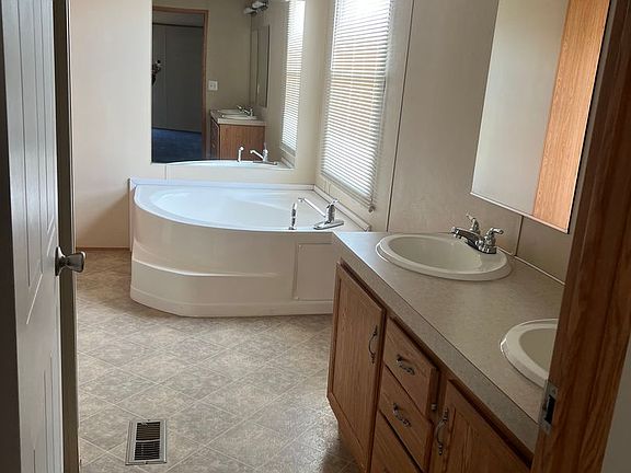 4th image of 5107 W Richardson Ave