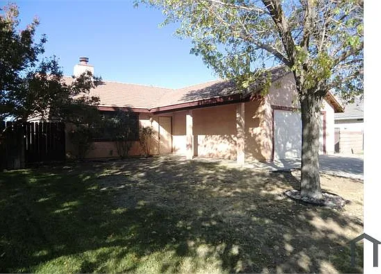 741 E Ivesbrook St — Photo 11
