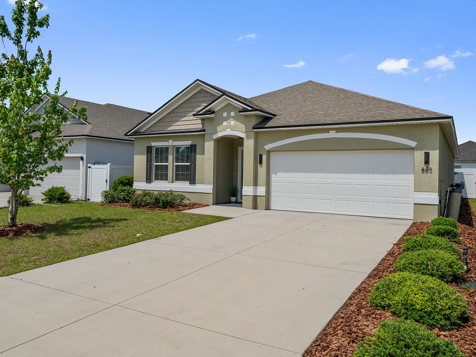 4 bed, 1988 sqft, $2,750 — Photo 2