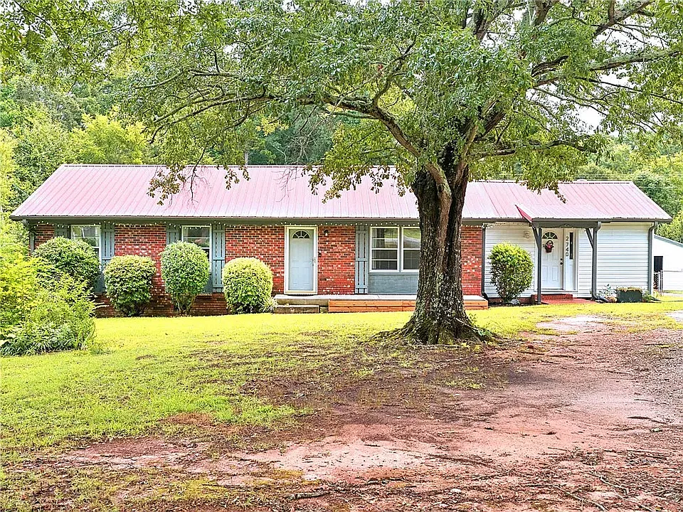 2740 Torrington Rd
