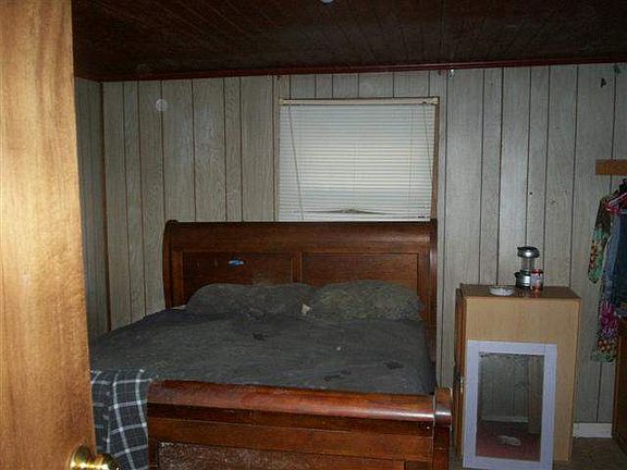 4th image of 479 Aiken St