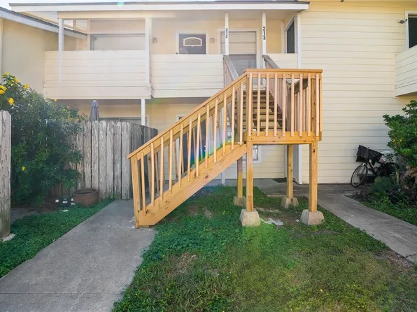 1011 Ennis Joslin Road #213, Corpus Christi, TX 78412