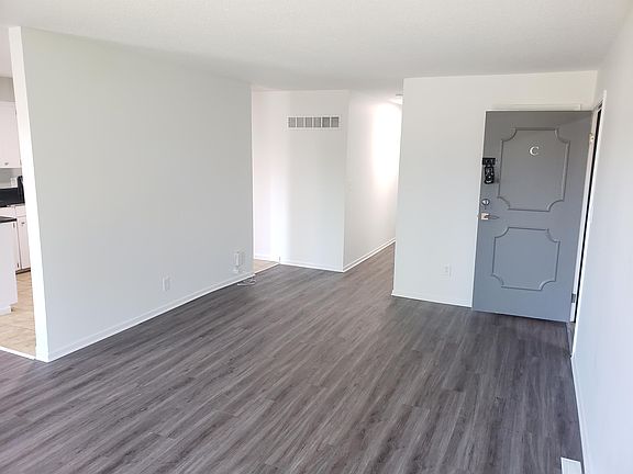 5th image of 6620 W 93rd Ter APT C