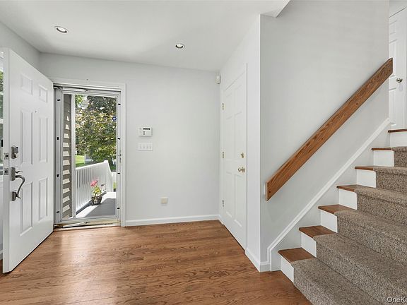 3rd image of 21 Brookridge Court