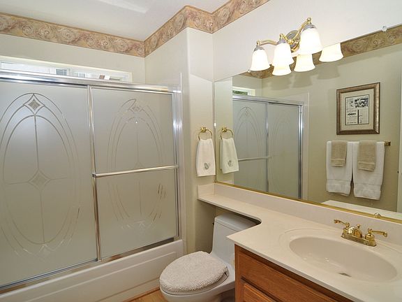 Downstairs full bathroom