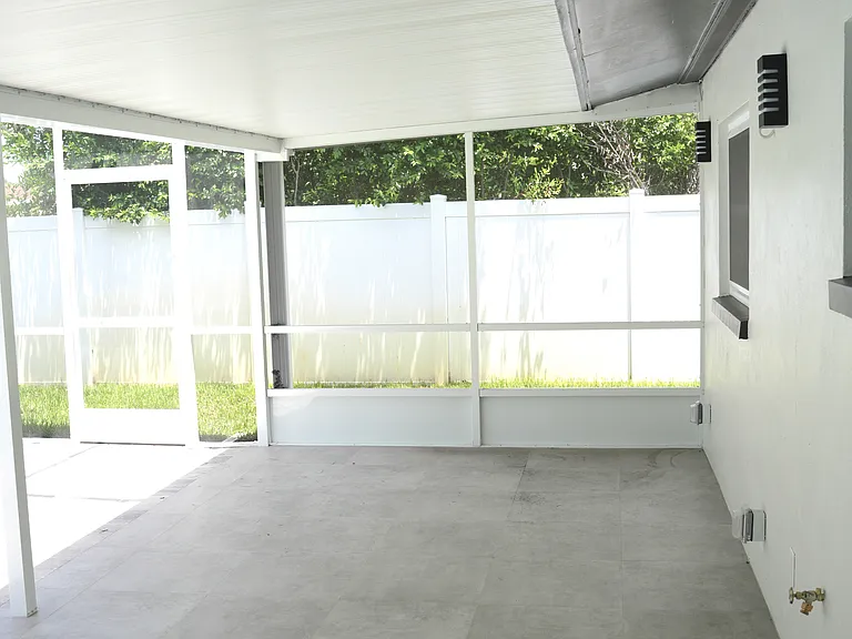 13795 Antigua Dr — Photo 29