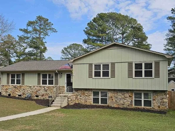 910 Lakeview Ave NW, Cullman, AL 35055