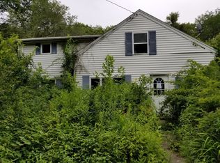 549 Noank Ledyard Rd, Groton, CT 06355