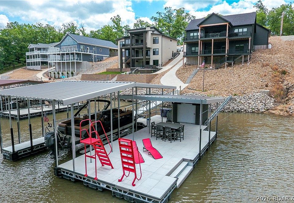 1st image of 405 Waterside Dr