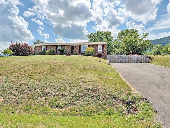 4th image of 5543 Country Ln