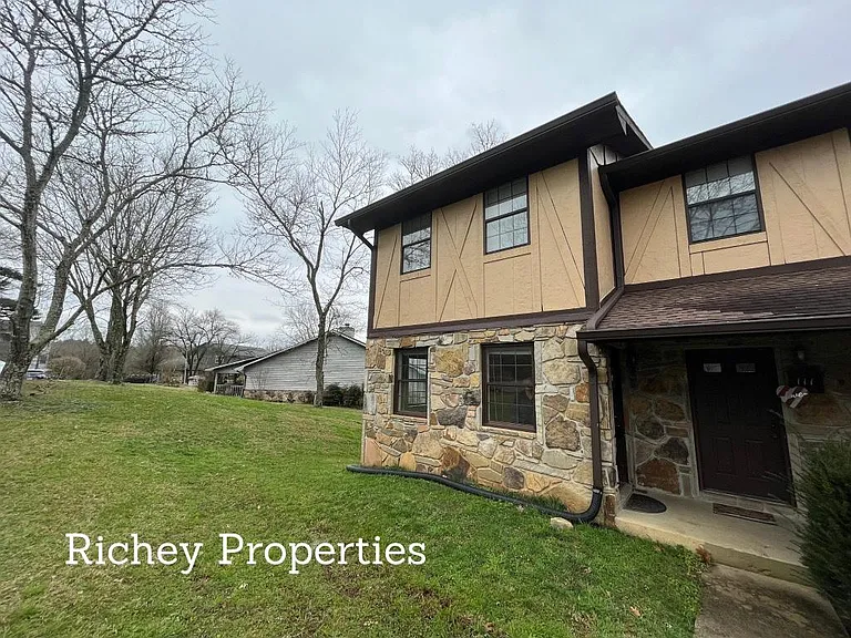 109 Goldenview Ln — Photo 3